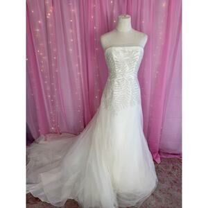 BRAND NEW WEDDING DRESS BY VERA WANG SIZE 2 NWT